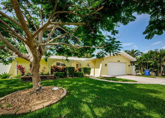 Property at 14534 Yacht Club Blvd, Seminole, FL 33776, 2 beds, 2 baths