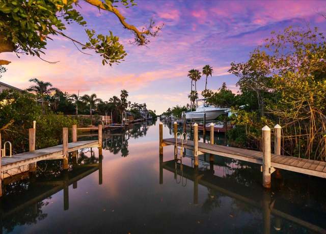 Property at 501 DE Narvaez Dr, Longboat Key, FL 34228, 3 beds, 2.5 baths