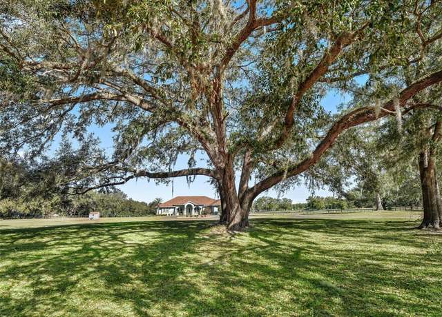 Property at 19351 E Levy St, Williston, FL 32696, 3 beds, 3 baths