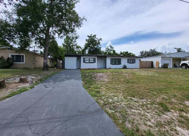 Property at 995 Emerald Dr, Mount Dora, FL 32757, 3 beds, 2 baths