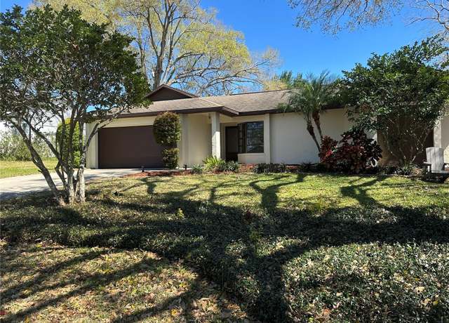 Property at 2309 Fairview Ct, Eustis, FL 32726, 3 beds, 2 baths