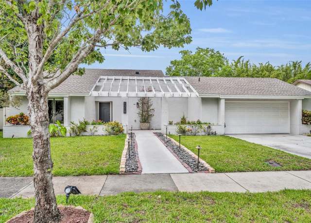 Property at 1218 Fairway Dr, Winter Park, FL 32792, 3 beds, 2 baths