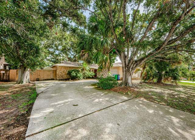 Property at 11783 102nd Ave, Largo, FL 33778, 3 beds, 2 baths