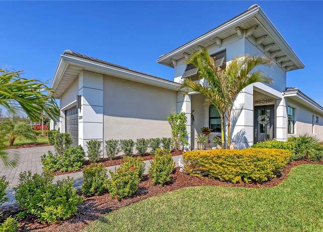 Property at 5209 Barnett Cir, Lakewood Ranch, FL 34211, 2 beds, 2 baths