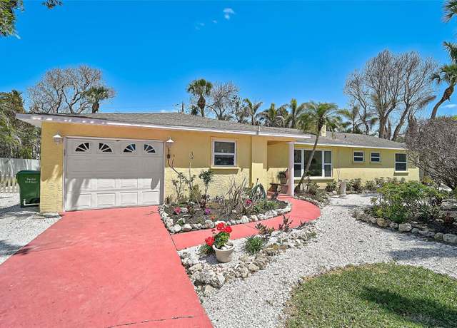 Property at 322 S Washington Dr, Sarasota, FL 34236, 3 beds, 2 baths