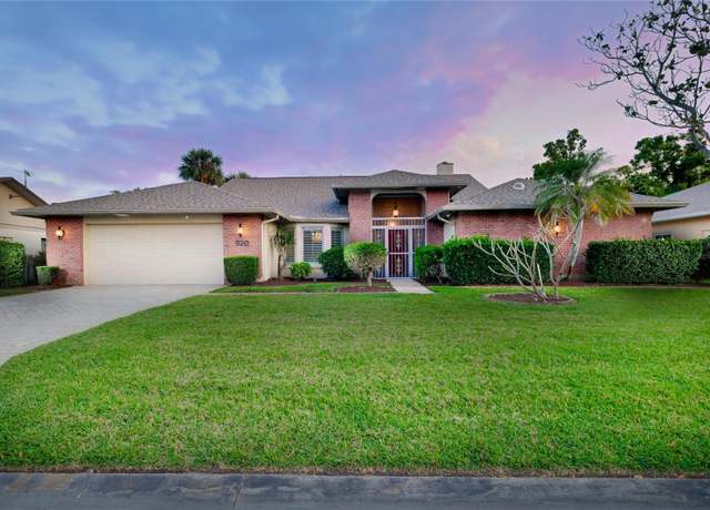 Property at 920 S Doral Ln, Venice, FL 34293, 3 beds, 3 baths