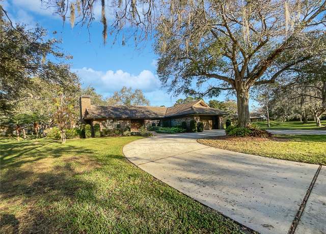 Property at 112 Woden Way, Winter Haven, FL 33884, 2 beds, 3 baths