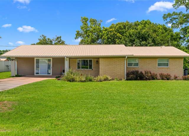 Property at 4801 NE 8th St, Ocala, FL 34470, 3 beds, 2 baths