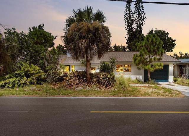 Property at 1290 Oxford Dr, Englewood, FL 34223, 2 beds, 2 baths