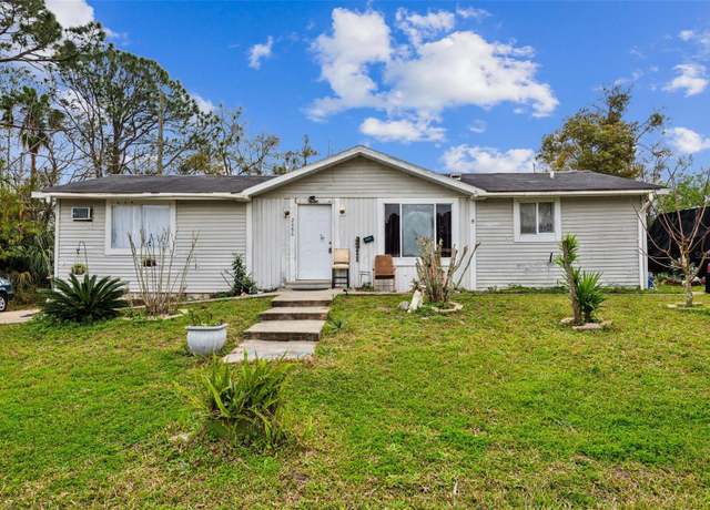 Property at 2486 Daytona Park Rd, Deland, FL 32724, 3 beds, 2 baths