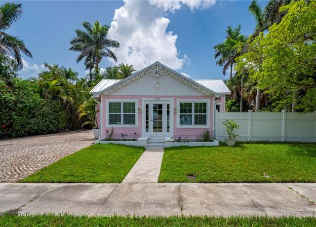 Property at 717 W Marion Ave, Punta Gorda, FL 33950, 2 beds, 2 baths
