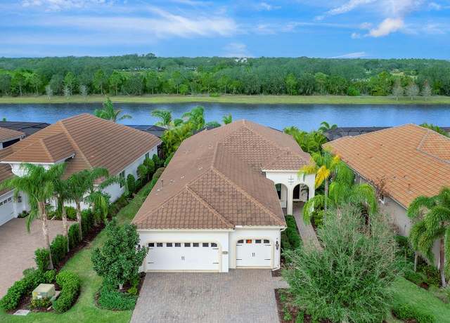 Property at 7220 Whittlebury Trl, Lakewood Ranch, FL 34202, 3 beds, 3.5 baths