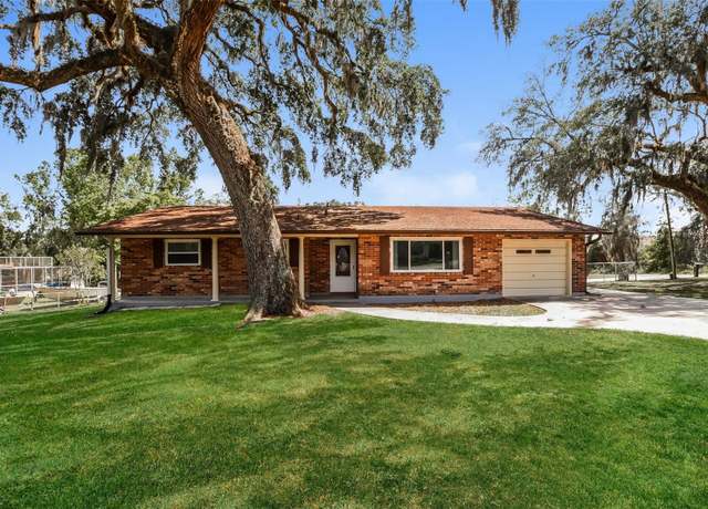 Property at 3746 Palm Dr, Leesburg, FL 34748, 3 beds, 2 baths
