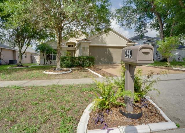 Property at 949 Woodsong Way, Clermont, FL 34714, 3 beds, 2 baths
