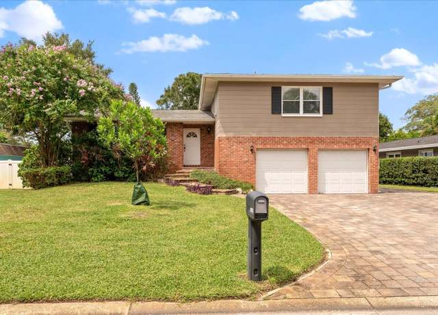 Property at 8212 Forest Cir, Seminole, FL 33776, 3 beds, 3 baths
