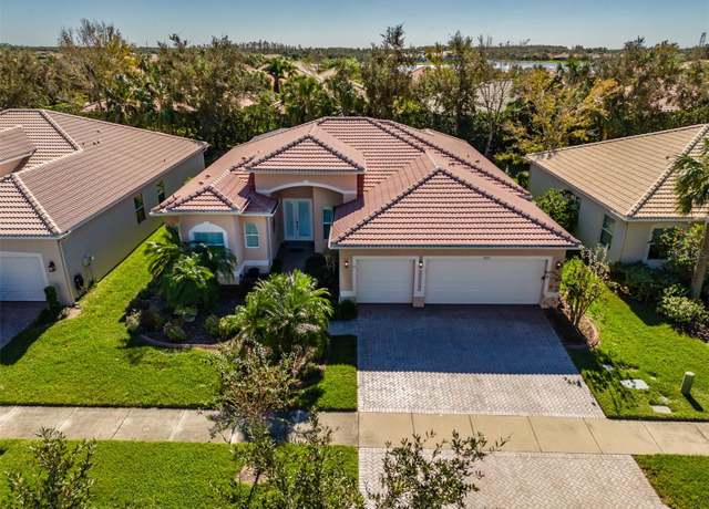 Property at 4977 Sapphire Sound Dr, Wimauma, FL 33598, 3 beds, 2.5 baths