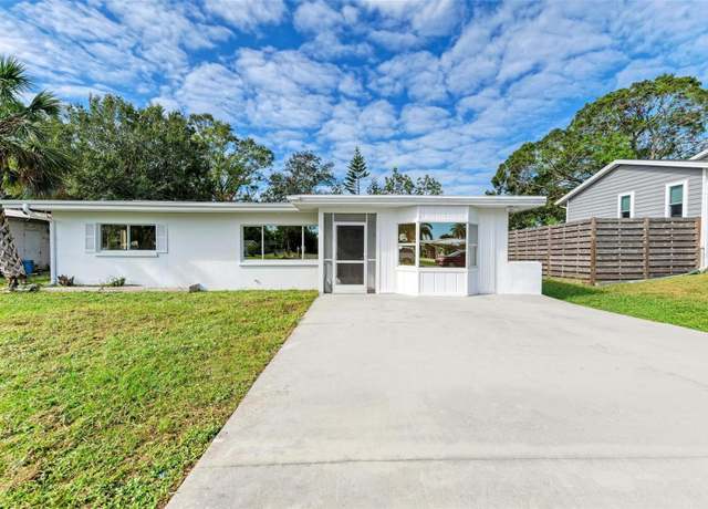 Property at 818 Padgett Ave, Sarasota, FL 34237, 3 beds, 2 baths