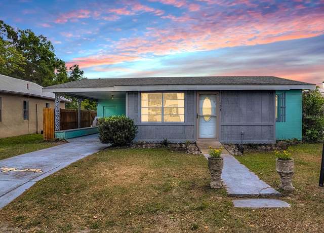 Property at 123 W Dade Ave, Bushnell, FL 33513, 3 beds, 2 baths