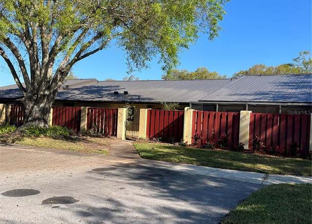 Property at 683 Broadmoor Cir #683, Winter Haven, FL 33884, 2 beds, 2 baths