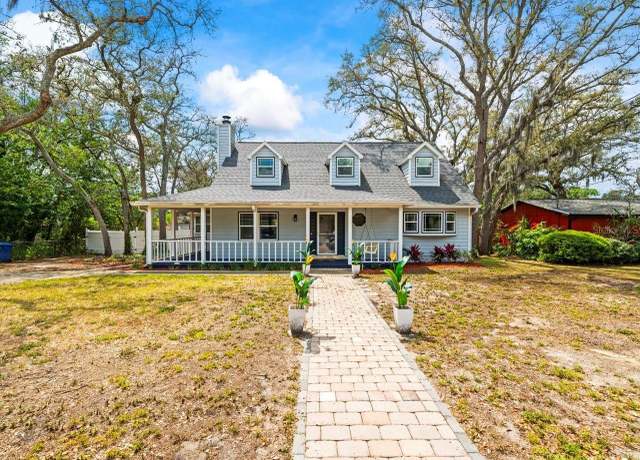 Property at 10206 N Hyaleah Rd, Tampa, FL 33617, 3 beds, 2.5 baths