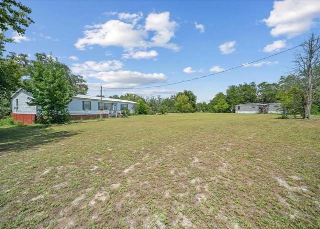 Property at 11302 SW 105th Ave, Dunnellon, FL 34432, 6 beds, 4 baths