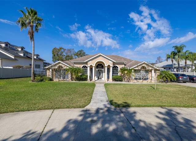 Property at 10919 Lakeshore Dr, Clermont, FL 34711, 4 beds, 3 baths