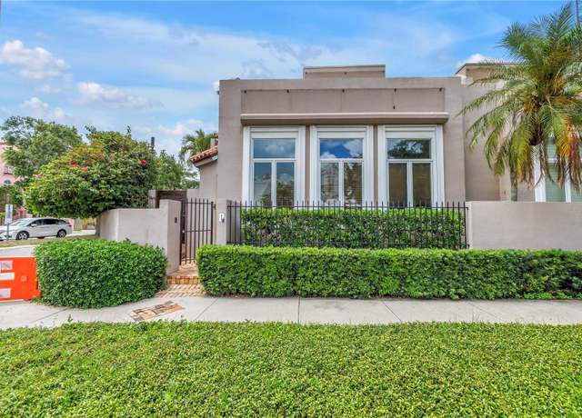 Property at 200 Cocoanut Ave #1, Sarasota, FL 34236, 2 beds, 2.5 baths
