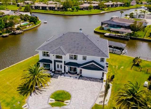 Property at 16 Florence Ct, Palm Coast, FL 32137, 6 beds, 4.5 baths
