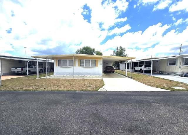 Property at 37135 Sandra Ave, Zephyrhills, FL 33542, 2 beds, 2 baths