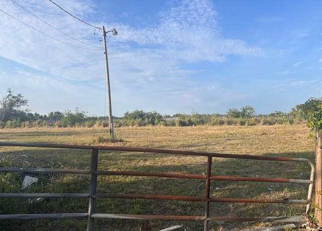 Property at 820 Stephens Rd, Ruskin, FL 33570