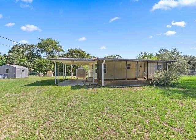 Property at 118 Frontier Dr, Satsuma, FL 32189, 2 beds, 2 baths