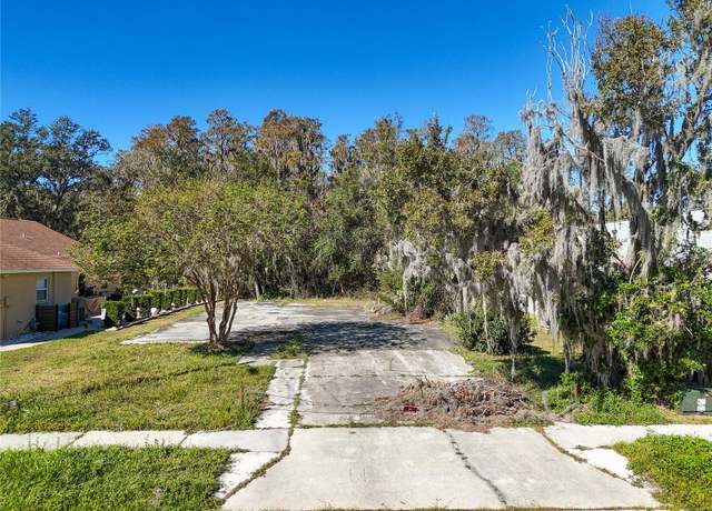 Property at 1323 Baythorn Dr, Wesley Chapel, FL 33543