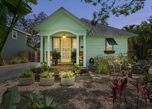 Property at 111 29th St W, Bradenton, FL 34205, 3 beds, 2 baths