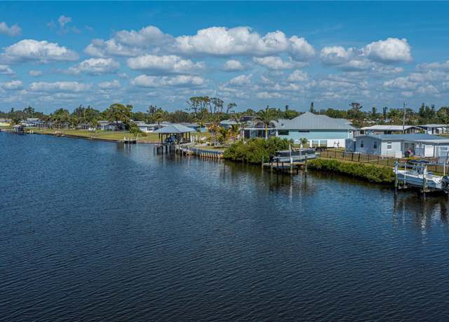 Property at 137 Poinsettia Cir NE, Port Charlotte, FL 33952, 3 beds, 1 bath