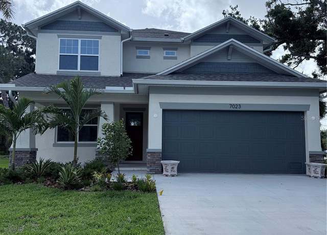 Property at 7023 54th St N, Pinellas Park, FL 33781, 5 beds, 3 baths