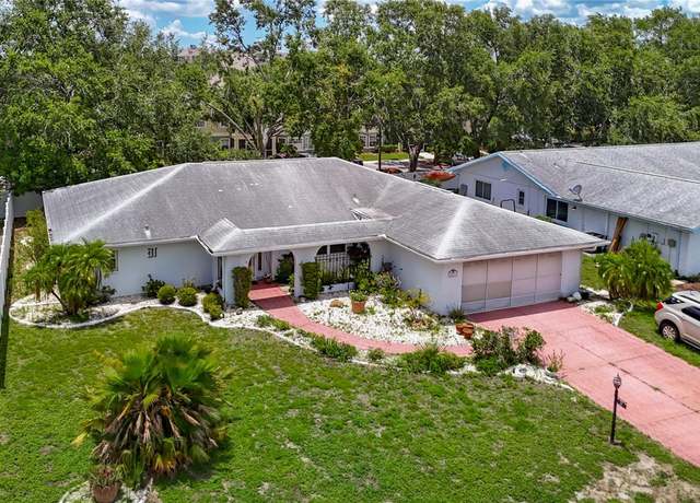 Property at 1607 New Bedford Dr, Sun City Center, FL 33573, 3 beds, 2 baths