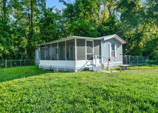 Property at 1940 CR 428, Lake Panasoffkee, FL 33538, 2 beds, 1 bath