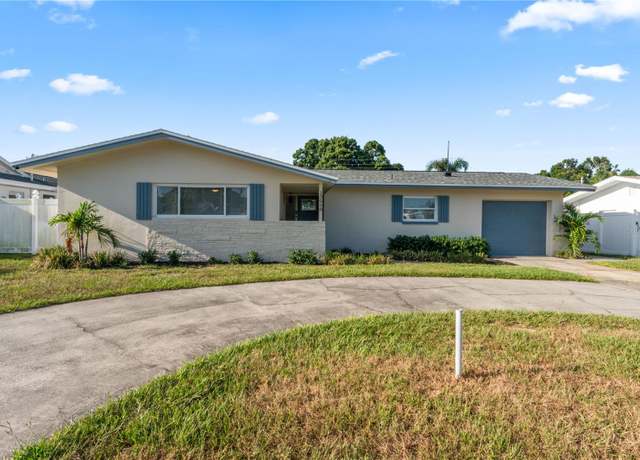 Property at 13958 Antigua Dr, Seminole, FL 33776, 2 beds, 2 baths