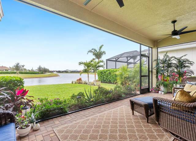Property at 4925 Surfside Cir, Bradenton, FL 34211, 3 beds, 3 baths