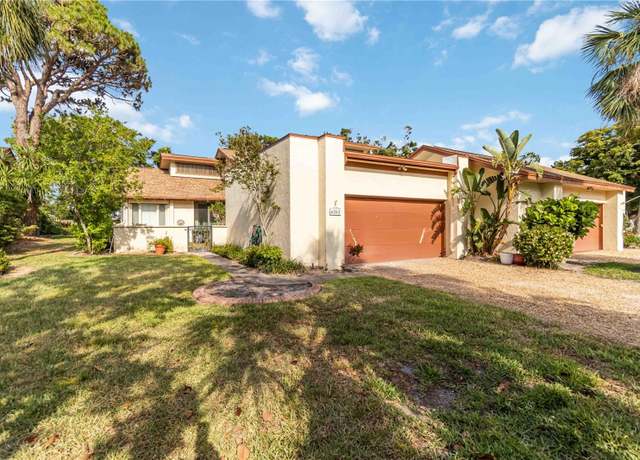 Property at 6203 Courtside Dr #21, Bradenton, FL 34210, 2 beds, 2 baths