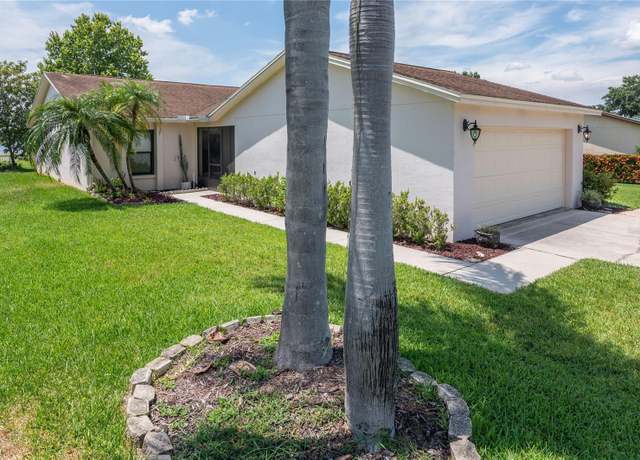 Property at 3976 Cypress Lndg W, Winter Haven, FL 33884, 3 beds, 2 baths