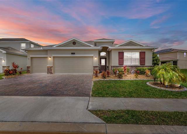 Property at 2215 Camden Park Ave, Davenport, FL 33837, 3 beds, 3 baths