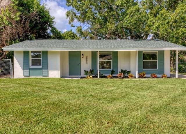 Property at 2004 52nd Ave W, Bradenton, FL 34207, 2 beds, 2 baths