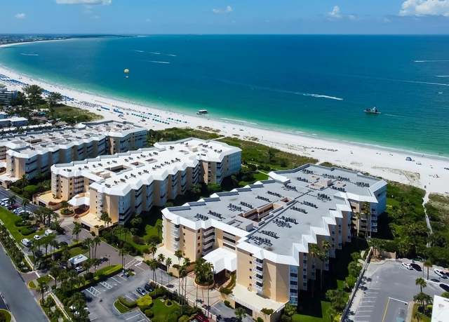 Property at 6650 Sunset Way #118, St Pete Beach, FL 33706, 3 beds, 2.5 baths