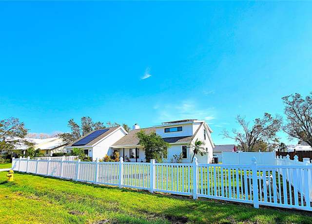 Property at 1608 20th Ave W, Palmetto, FL 34221, 4 beds, 3 baths