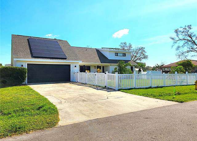Property at 1608 20th Ave W, Palmetto, FL 34221, 4 beds, 3 baths