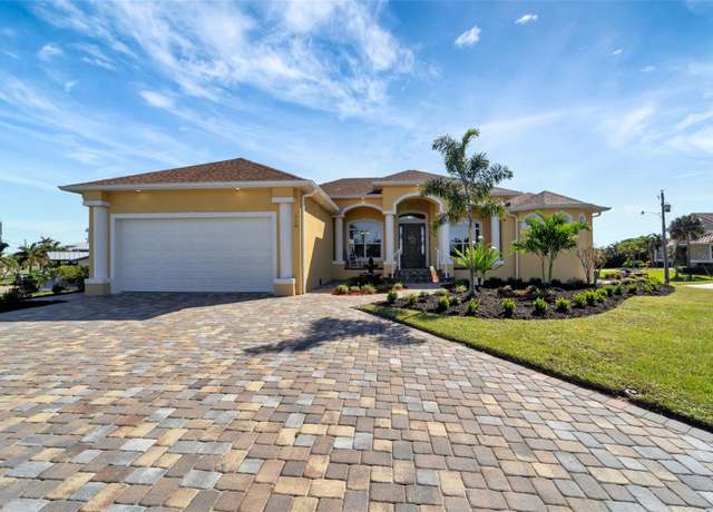 Property at 118 Creek Dr SE, Port Charlotte, FL 33952, 3 beds, 2 baths