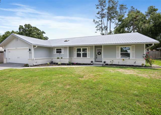 Property at 12453 SE 61st Ct, Belleview, FL 34420, 4 beds, 2 baths