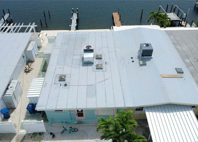 Property at 23 Seaside Ct, Holmes Beach, FL 34217, 2 beds, 2 baths