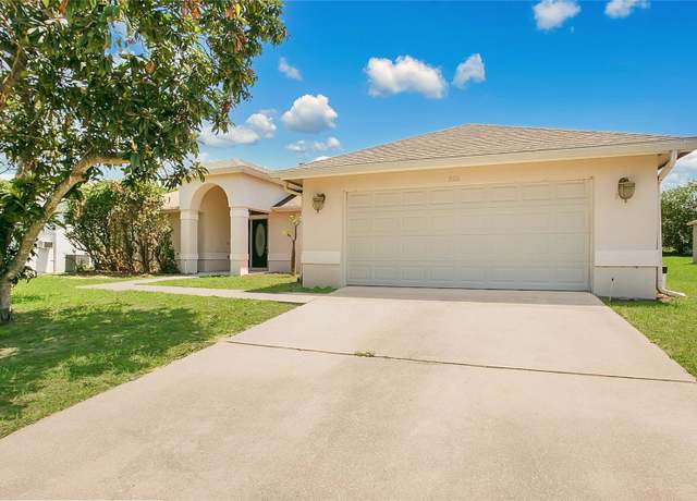 Property at 922 Hatteras Ave, Minneola, FL 34715, 4 beds, 2.5 baths